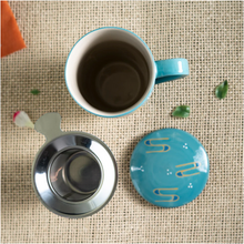 Load image into Gallery viewer, Ceramic Tea Mug with Infuser - Crane